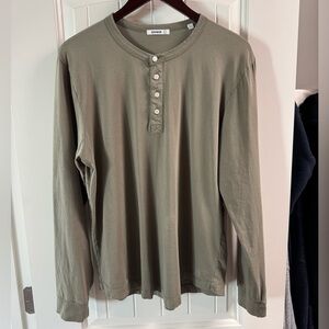 BUCK MASON PIMA CURVED HEM HENLEY - LARGE